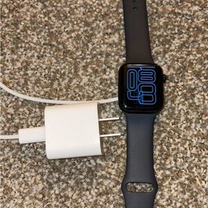 Apple Smartwatch with Black Band SE 2nd GEN 44mm  and Charger